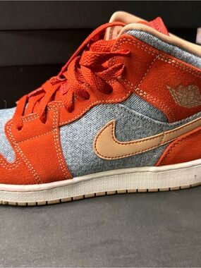 Air Jordan 1 Mid SE 'Denim Red'